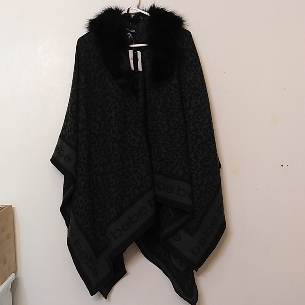 bebe ruana with faux fur